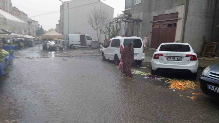 Tekirdağ'da sokaklar adeta dereye döndü