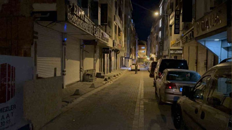 Zeytinburnu'nda mağazaya silahlı saldırı