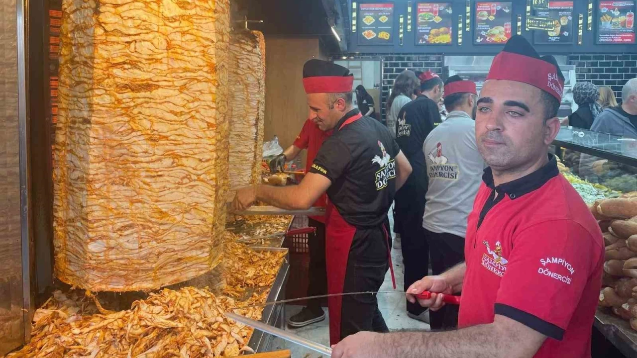 Ankara'da 1 liraya satlan tavuk dnere youn ilgi