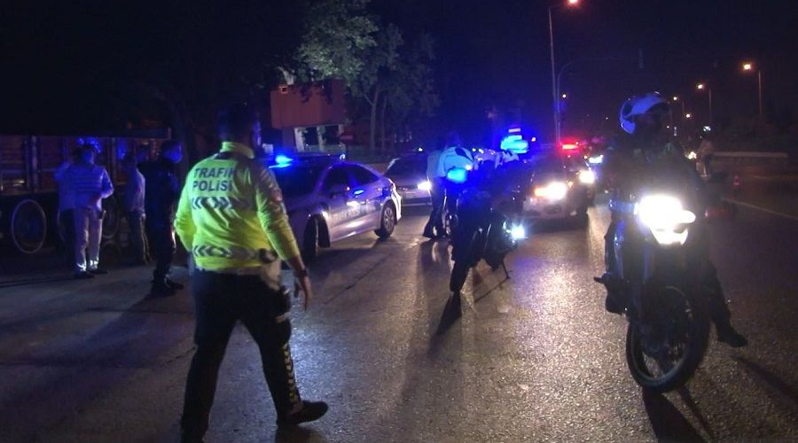 Antalya'da trafik polisleri kaza yapt