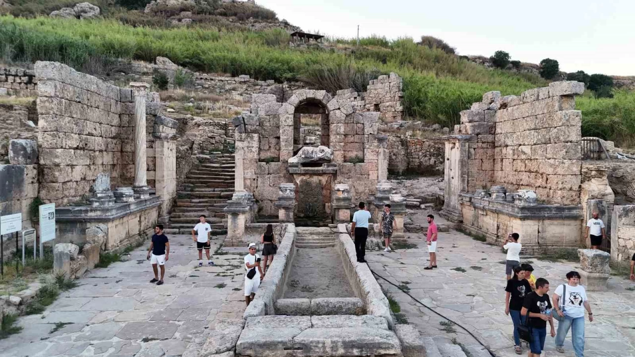 Antalya'ya 10 ayda 16 milyon turist geldi