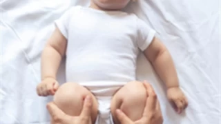 Bebeklerde kabızlık neden olur, nasıl geçer?