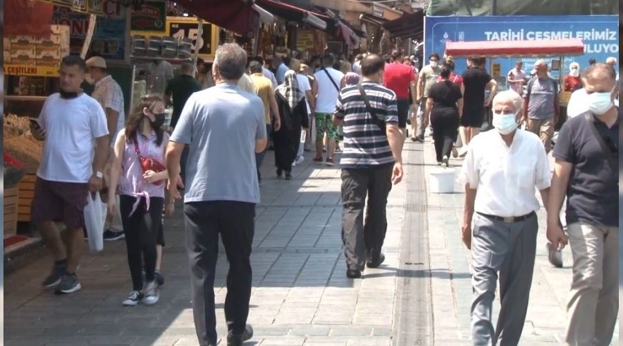 Emin�n�'nde bayram yo�unlu�u ya�and�