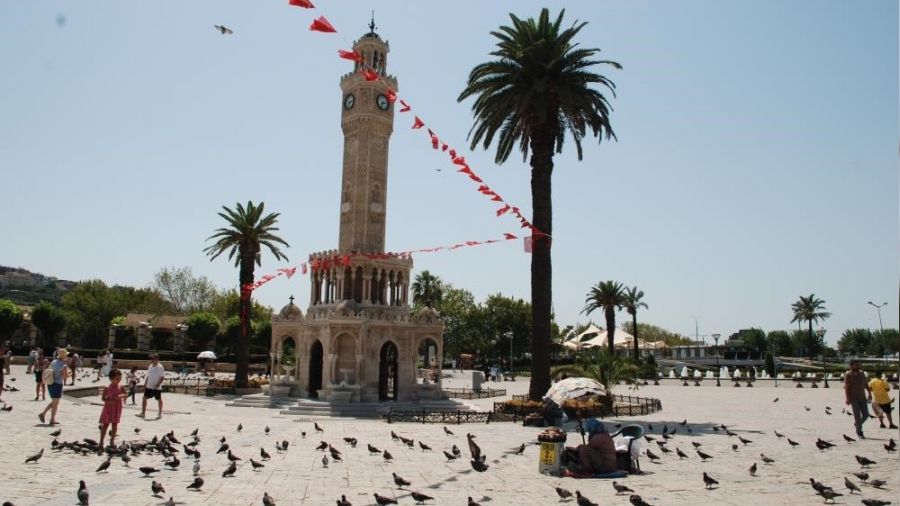 �zmir'e kavurucu s�caklar geliyor