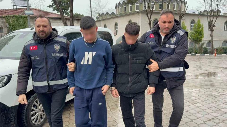 K�z meselesinden b��akl� kavgada 2 ki�i hastanelik oldu