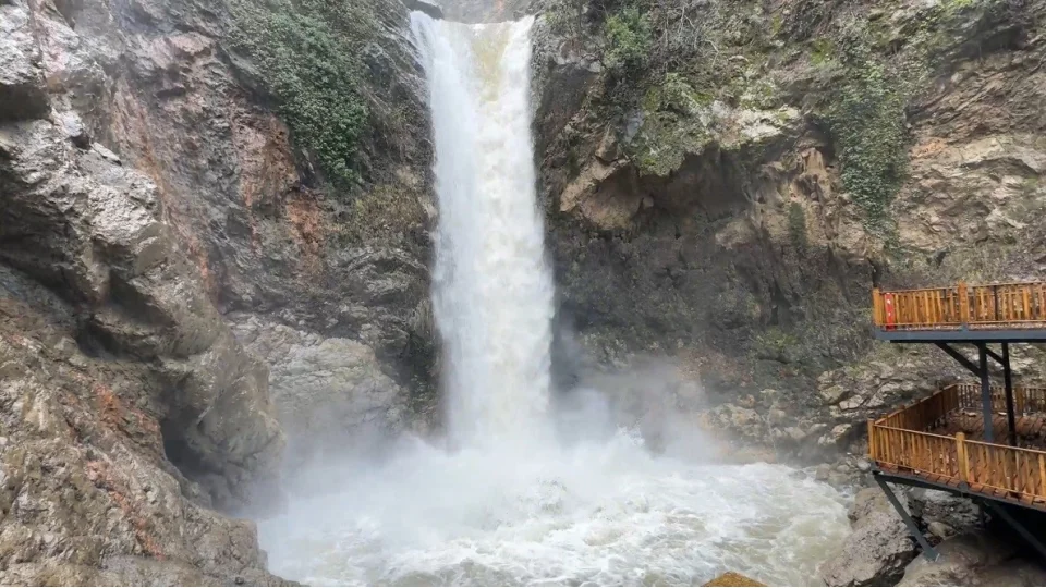 Osmaniye'de ya�murun bereketi Kara�ay Vadisi'ni co�turdu