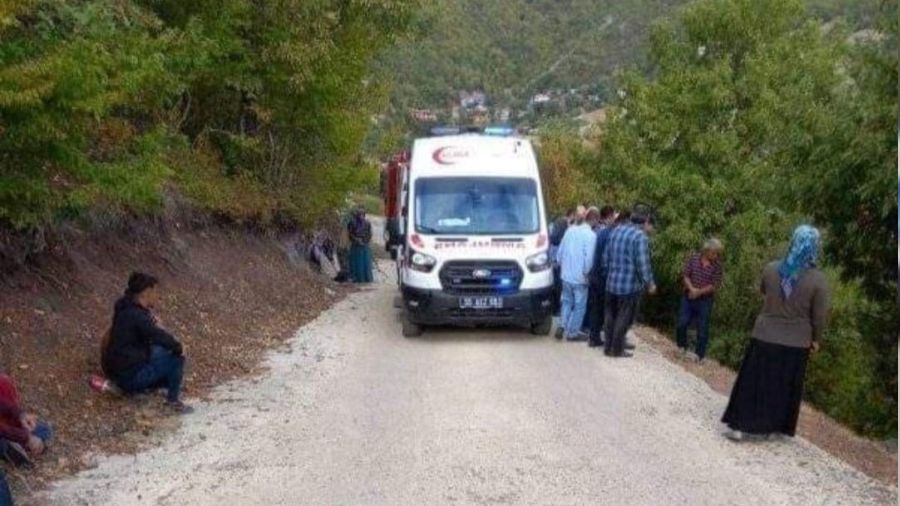 Samsun'da traktör devrildi: 2 ölü