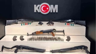 Sosyal medyada silah paylaanlara operasyon