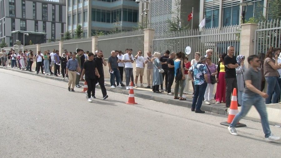 Yurt dndan getirilen telefonlar kaydettirme cretine zam sonras sistem kilitlendi!
