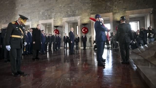 Cumhurbaşkanı Erdoğan başkanlığındaki devlet erkanı Anıtkabir'i ziyaret etti