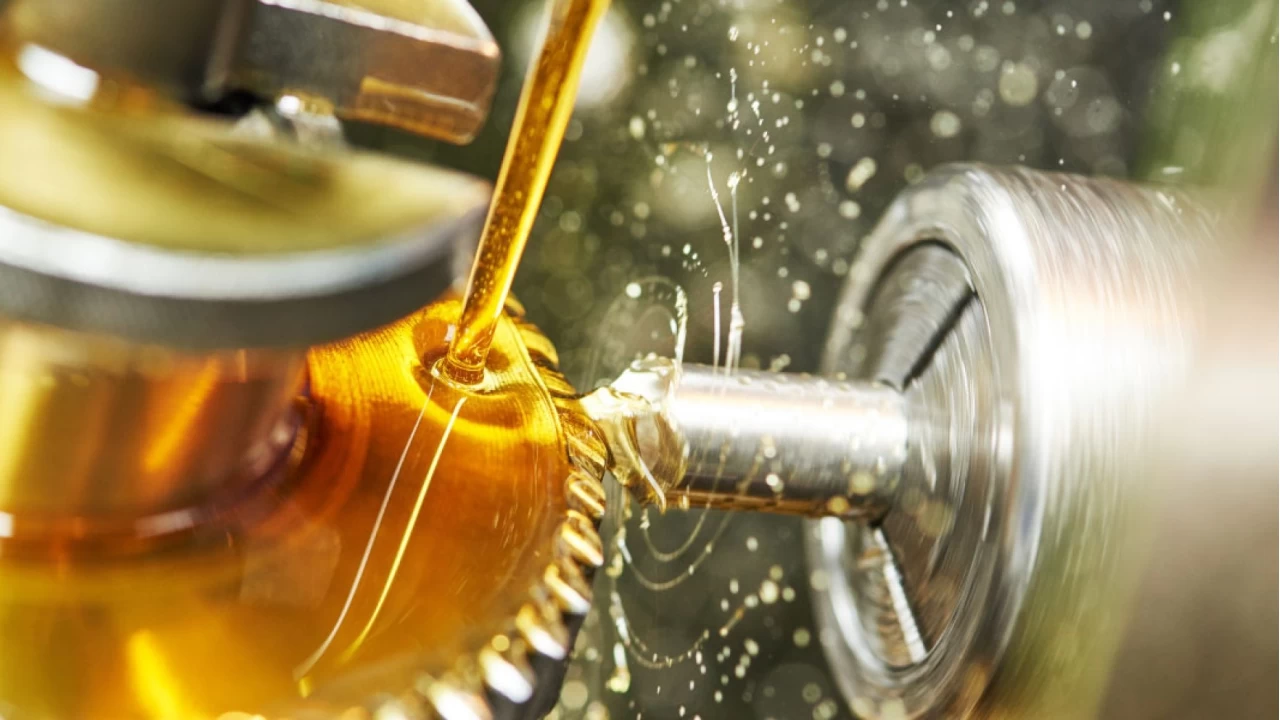 Madeni Yağ Sektörü Dönüşümün Eşiğinde