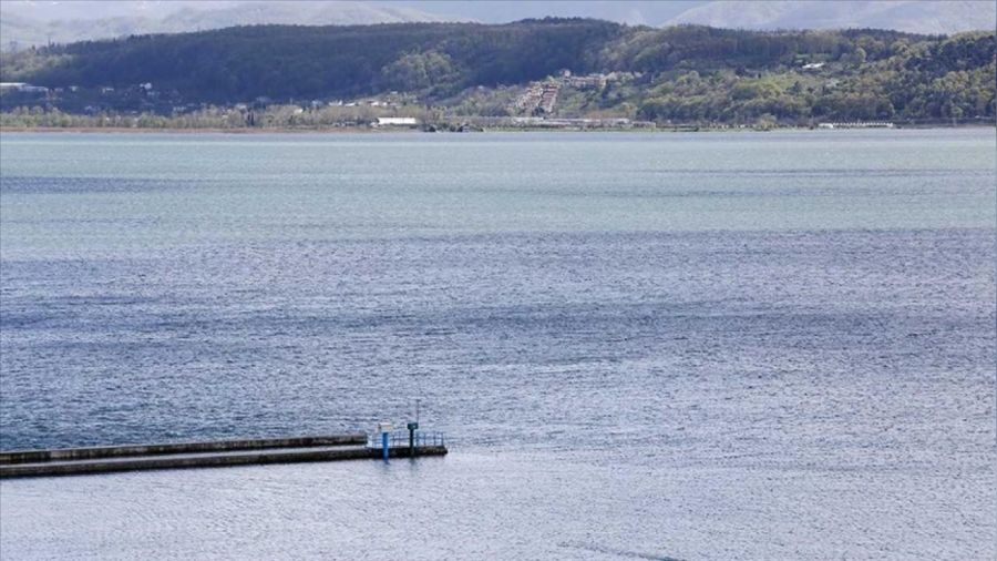 Sapanca Gölü taşma noktasına geldi