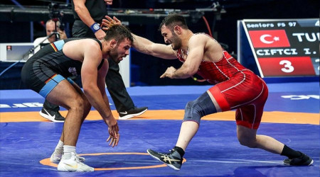 Serbest stilde iki olimpiyat kotası kazandık