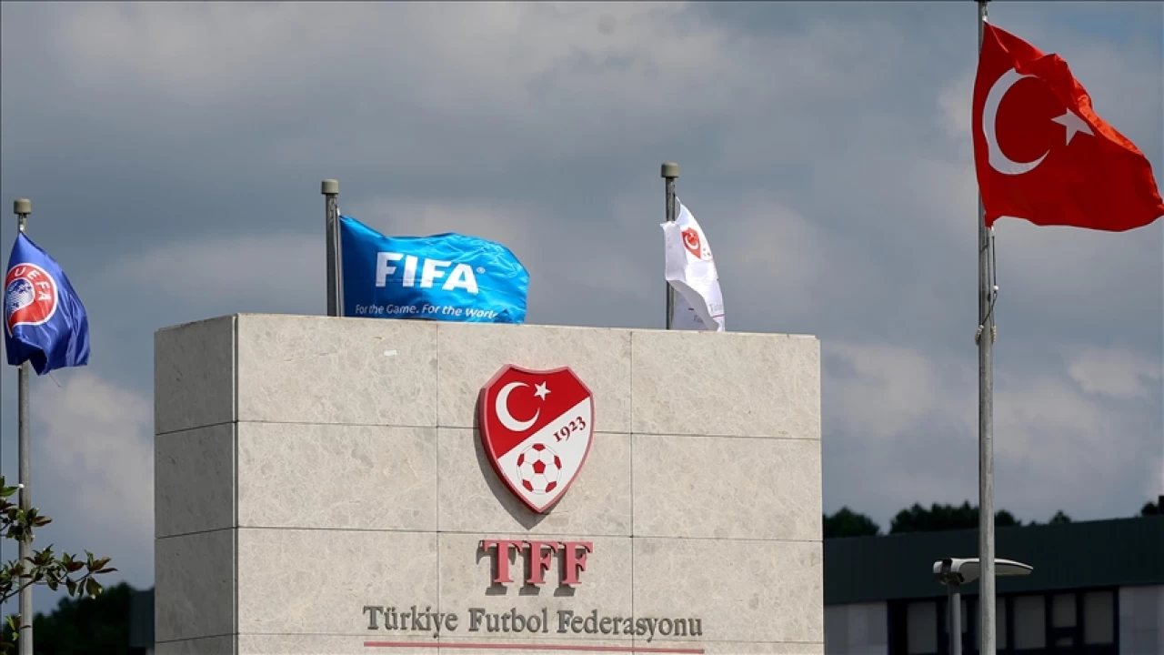 Fenerbah�e, Galatasaray, Trabzonspor ve Gaziantep cezaland�r�ld�