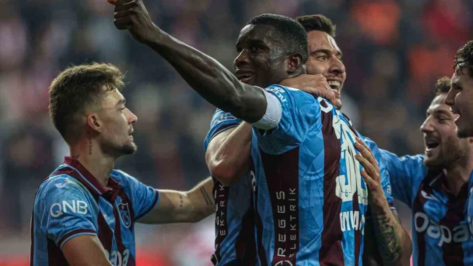 Trabzonsporlu golc�ler krall�k yar���nda zirveyi zorluyor