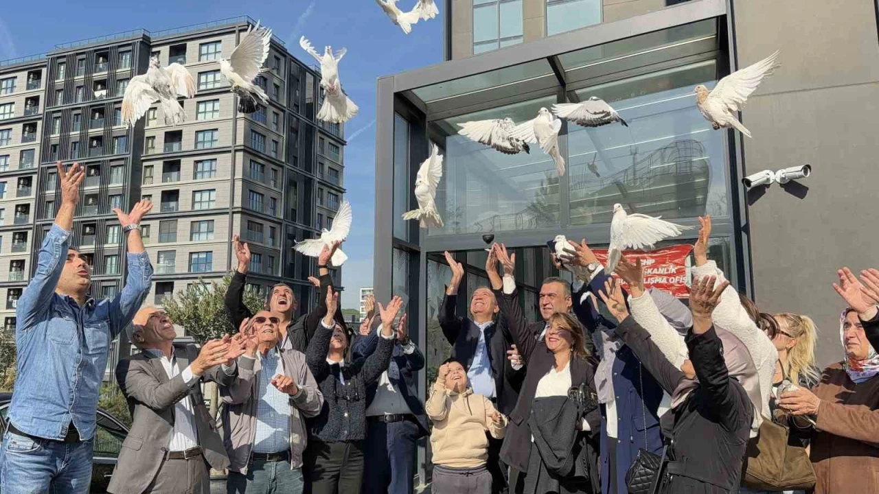 CHP İstanbul kayyumu Gürsel Tekin beyaz güvercin uçurdu
