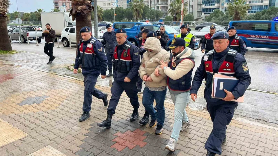 �zmir'de iki karde�in �ld��� kazada �arp�c� detay