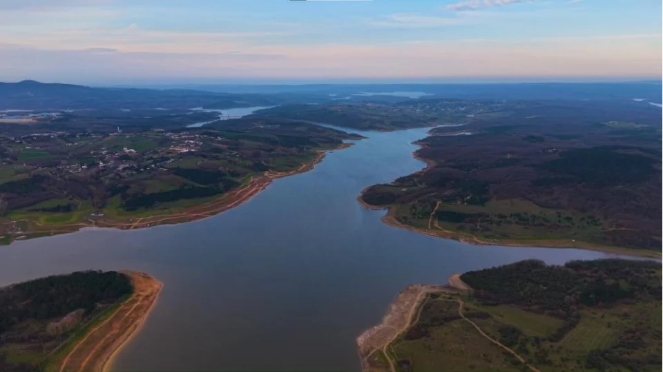 Ya���lar �stanbul'un barajlar�na yarad� 